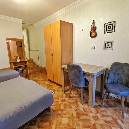 Paata'S Guesthouse Borjomi Ngoại thất bức ảnh
